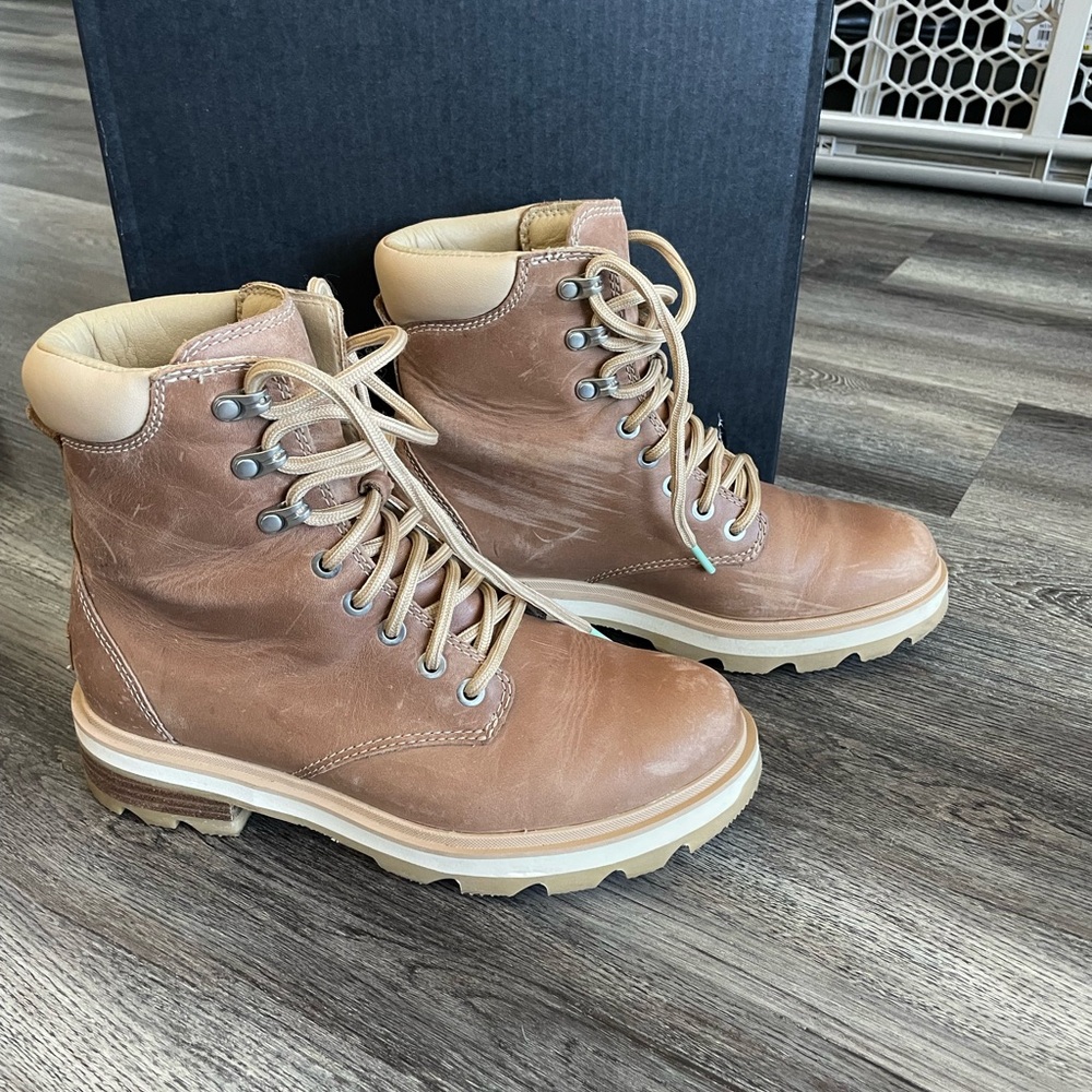 SOREL waterproof lennox boot, 8.5